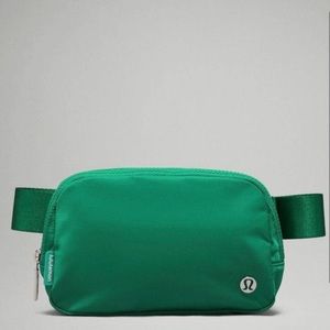 NWT Emerald Ice Green Belt Bag!